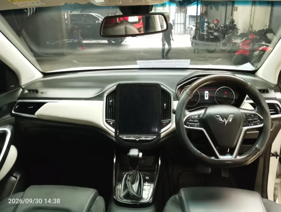 Foto Mobil Bekas Dashboard Wuling Almaz 1.5 L T Lux tahun 2019