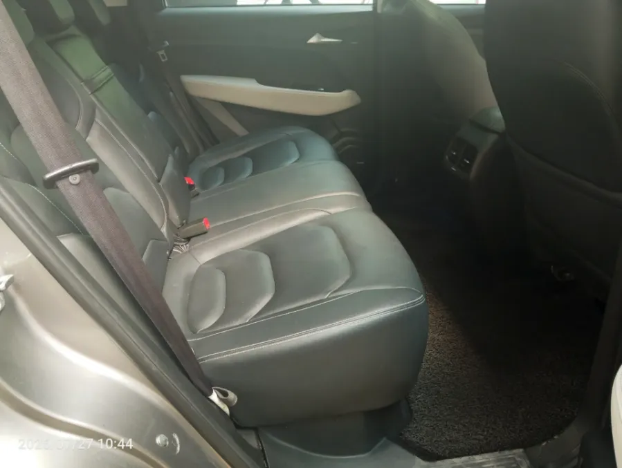 Foto Mobil Bekas Kabin Belakang Wuling Almaz 1.5 L T Lux tahun 2019
