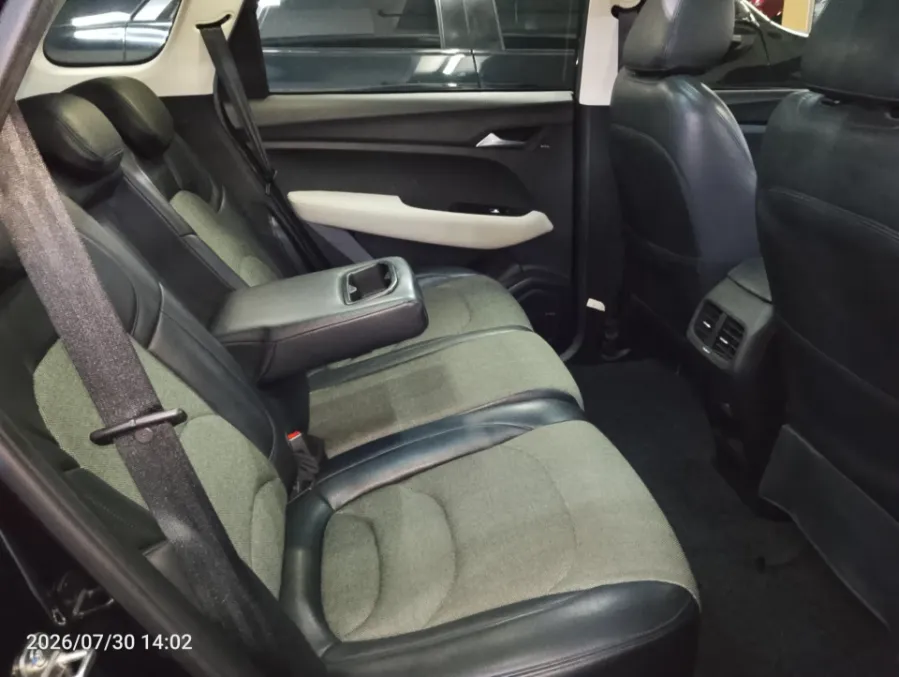 Foto Mobil Bekas Kabin Belakang Wuling Almaz 1.5 L T Lux tahun 2019