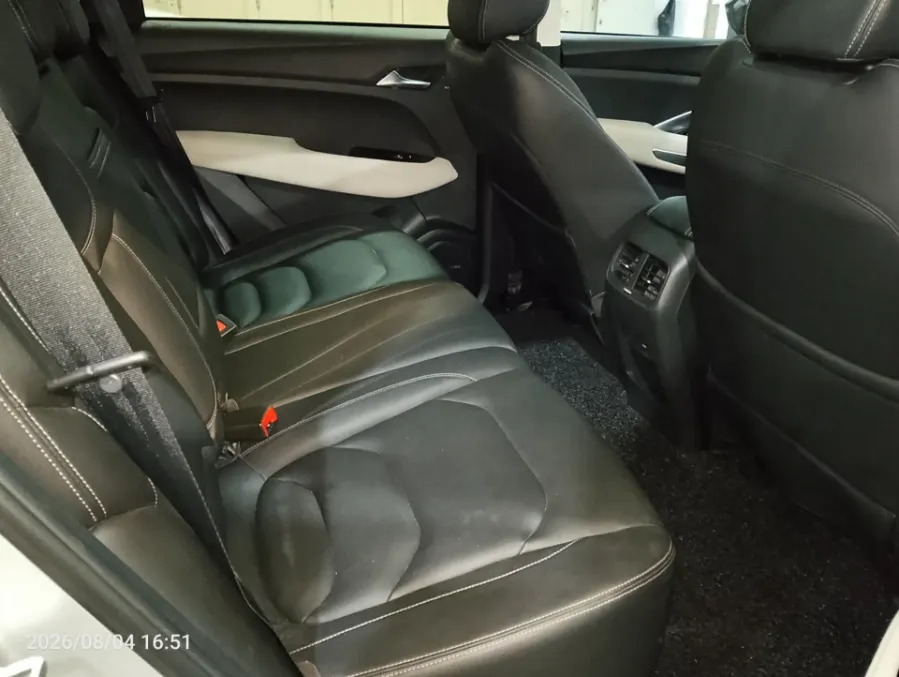 Foto Mobil Bekas Kabin Belakang Wuling Almaz 1.5 L T Lux tahun 2019