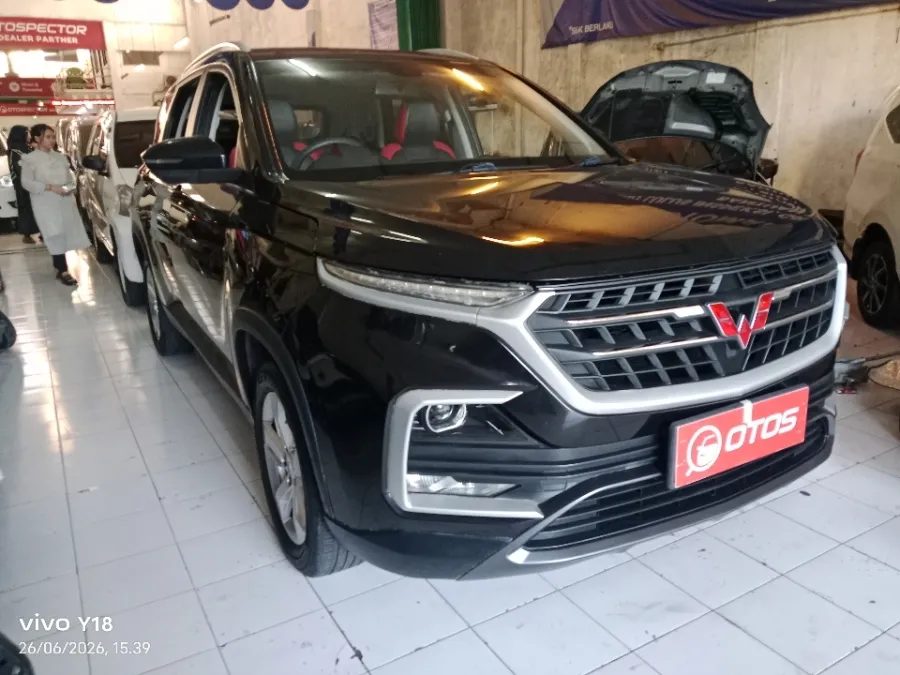 Foto Mobil Bekas Kanan Depan Wuling Almaz 1.5 L T Lux tahun 2019