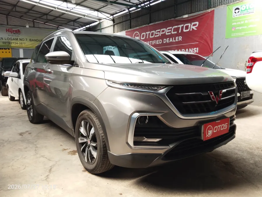 Foto Mobil Bekas Kanan Depan Wuling Almaz 1.5 L T Lux tahun 2019
