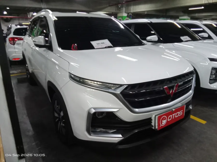 Foto Mobil Bekas Kanan Depan Wuling Almaz 1.5 L T Lux tahun 2019