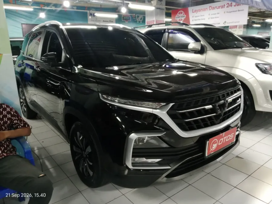 Foto Mobil Bekas Kanan Depan Wuling Almaz 1.5 L T Lux tahun 2019