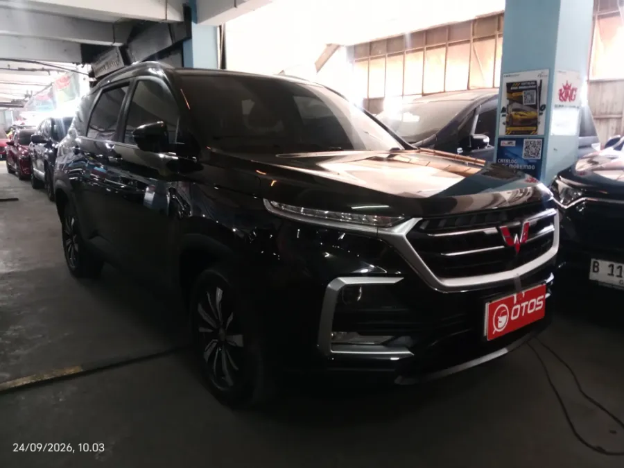 Foto Mobil Bekas Kanan Depan Wuling Almaz 1.5 L T Lux tahun 2019