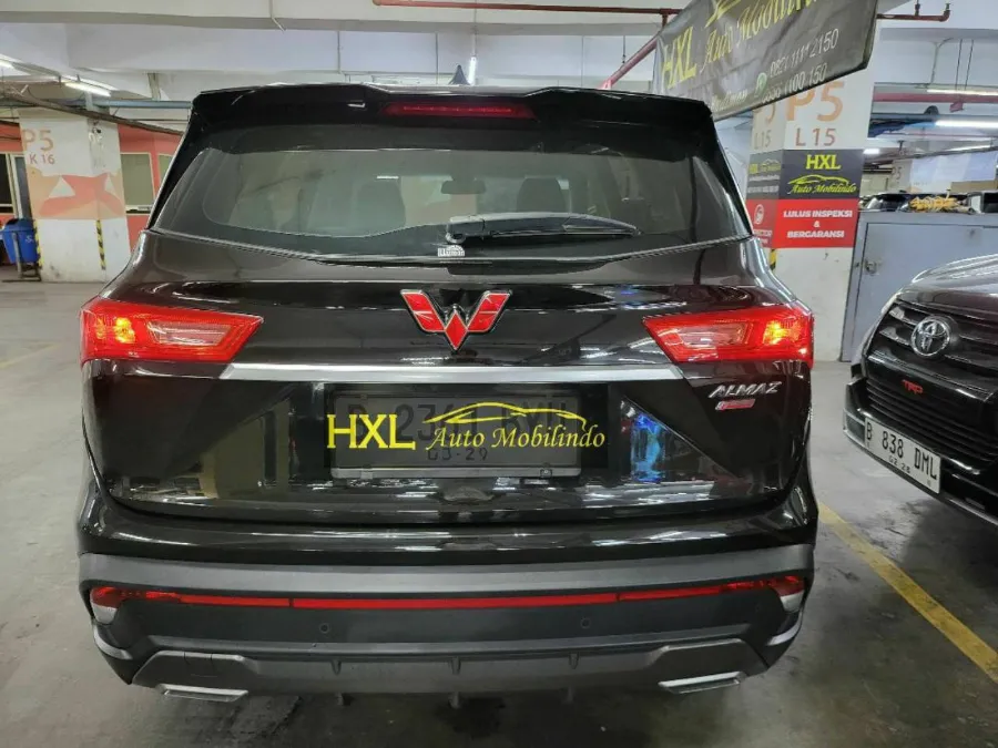Foto Mobil Bekas Tampak Belakang Wuling Almaz 1.5 L T Lux tahun 2019