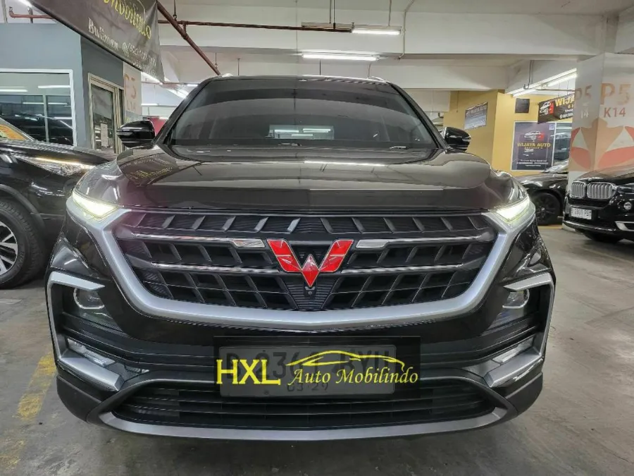 Foto Mobil Bekas Tampak Depan Wuling Almaz 1.5 L T Lux tahun 2019