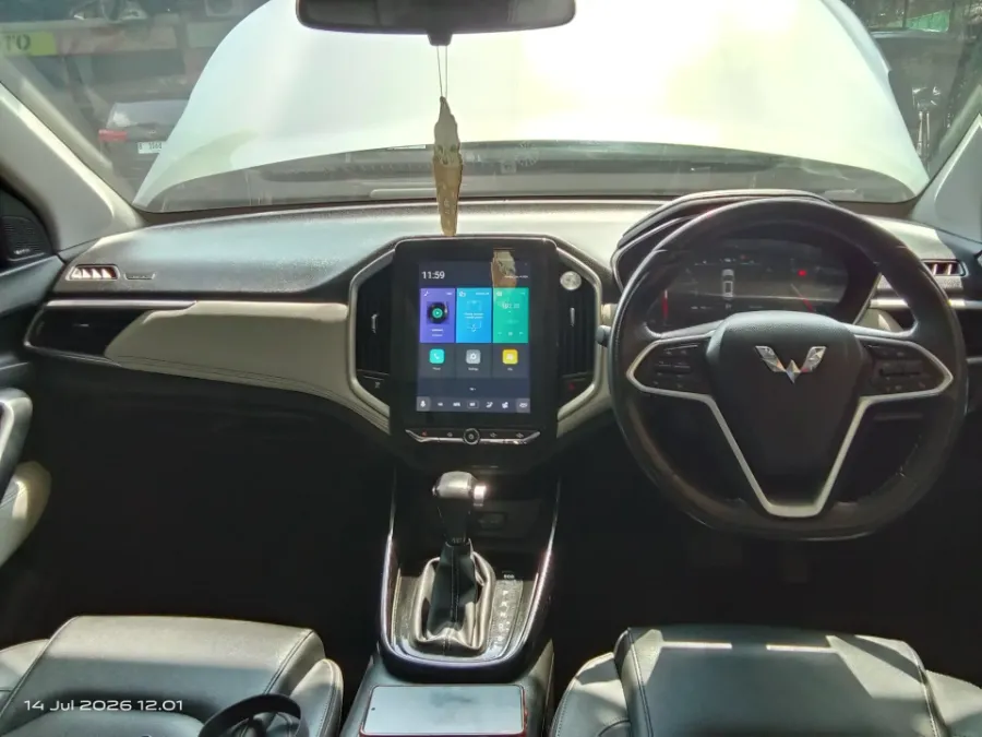 Foto Mobil Bekas Dashboard Wuling Almaz 1.5 L T Lux tahun 2020