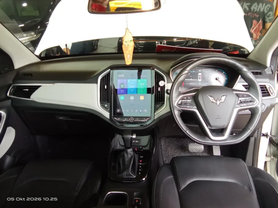 Foto Mobil Bekas Dashboard Wuling Almaz 1.5 L T Lux tahun 2020