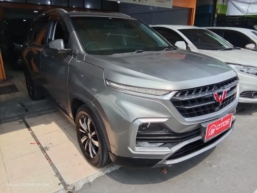 Foto Mobil Bekas Kanan Depan Wuling Almaz 1.5 L T Lux tahun 2020