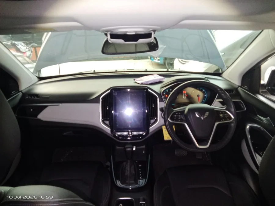 Foto Mobil Bekas Dashboard Wuling Almaz 1.5 L T Lux tahun 2021