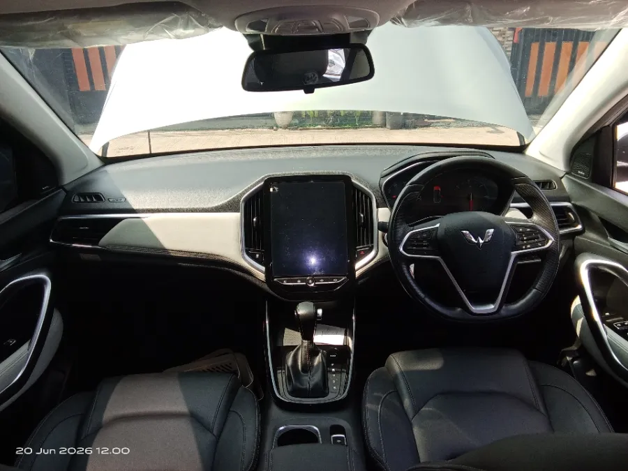 Foto Mobil Bekas Dashboard Wuling Almaz 1.5 L T Lux tahun 2021