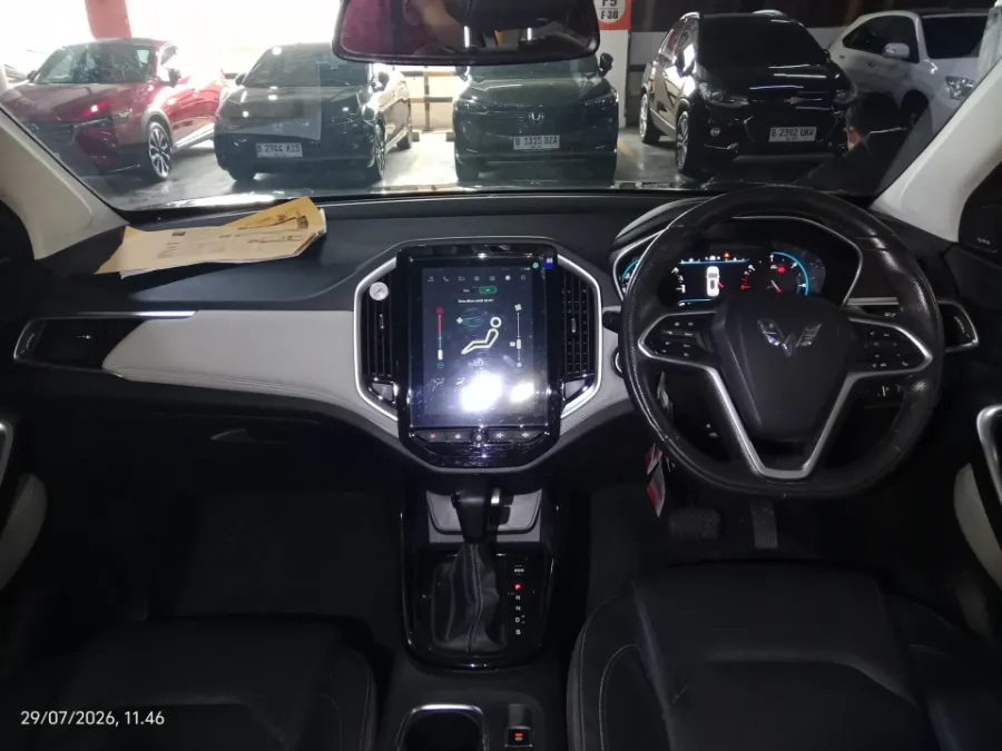 Foto Mobil Bekas Dashboard Wuling Almaz 1.5 L T Lux tahun 2021