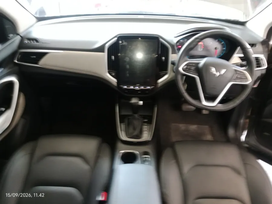 Foto Mobil Bekas Dashboard Wuling Almaz 1.5 L T Lux tahun 2021