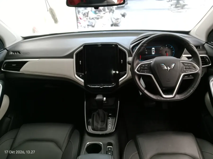 Foto Mobil Bekas Dashboard Wuling Almaz 1.5 L T Lux tahun 2021