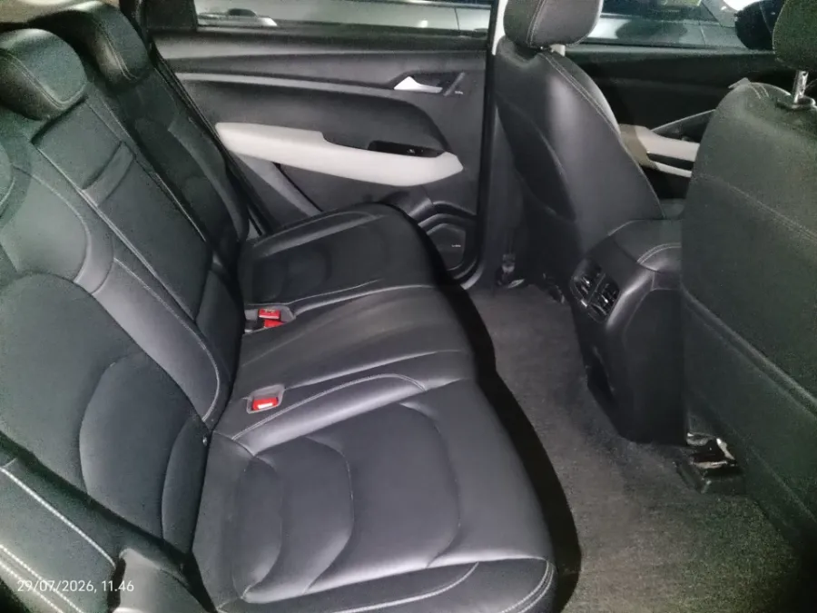 Foto Mobil Bekas Kabin Belakang Wuling Almaz 1.5 L T Lux tahun 2021