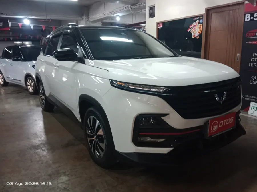 Foto Mobil Bekas Kanan Depan Wuling Almaz 1.5 L T Lux tahun 2021