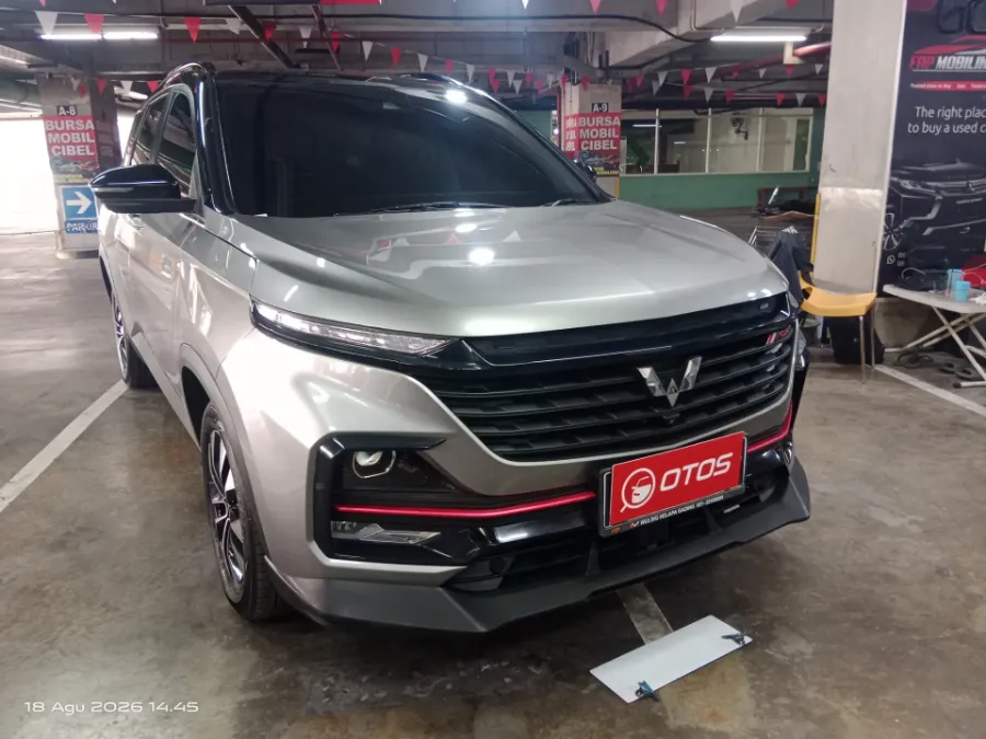 Foto Mobil Bekas Kanan Depan Wuling Almaz 1.5 L T Lux tahun 2021