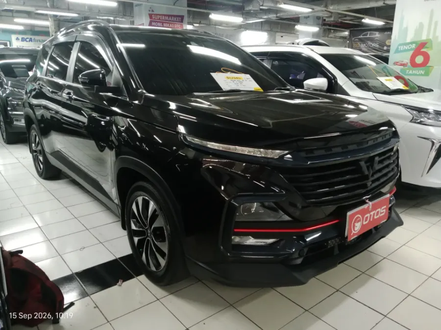 Foto Mobil Bekas Kanan Depan Wuling Almaz 1.5 L T Lux tahun 2021