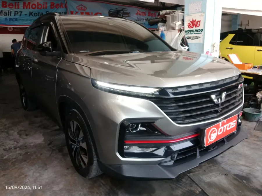 Foto Mobil Bekas Kanan Depan Wuling Almaz 1.5 L T Lux tahun 2021