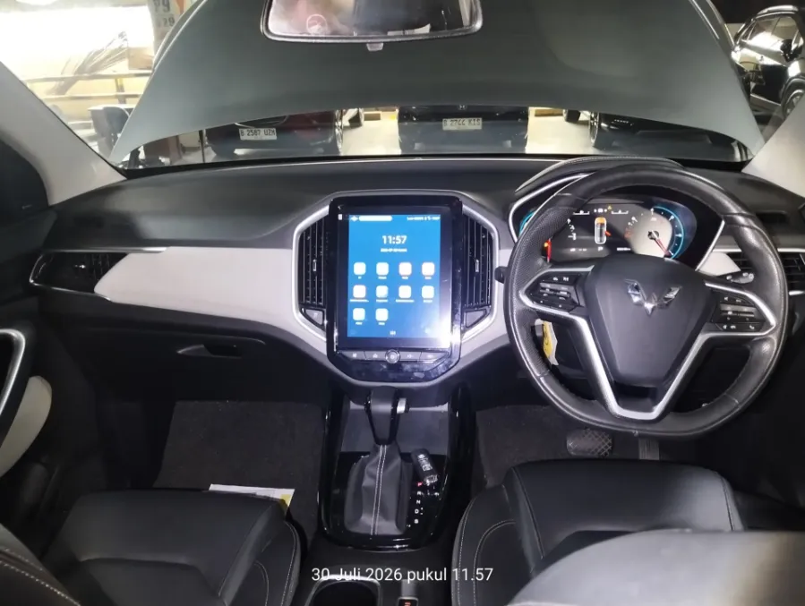 Foto Mobil Bekas Dashboard Wuling Almaz 1.5 L T Lux tahun 2022