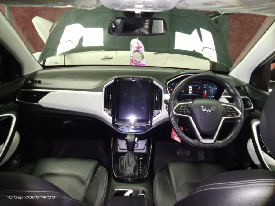 Foto Mobil Bekas Dashboard Wuling Almaz 1.5 L T Lux tahun 2022