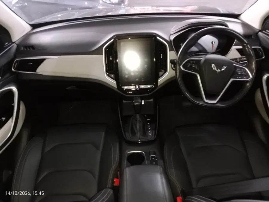 Foto Mobil Bekas Dashboard Wuling Almaz 1.5 L T Lux tahun 2022