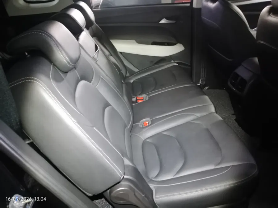 Foto Mobil Bekas Kabin Belakang Wuling Almaz 1.5 L T Lux tahun 2022