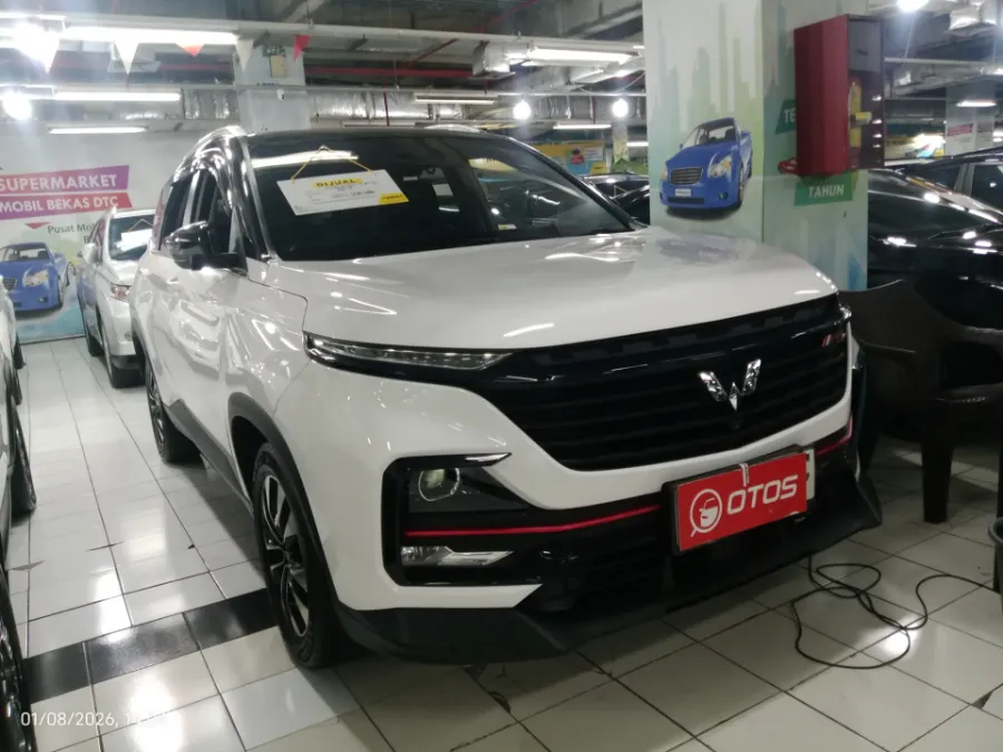 Foto Mobil Bekas Kanan Depan Wuling Almaz 1.5 L T Lux tahun 2022