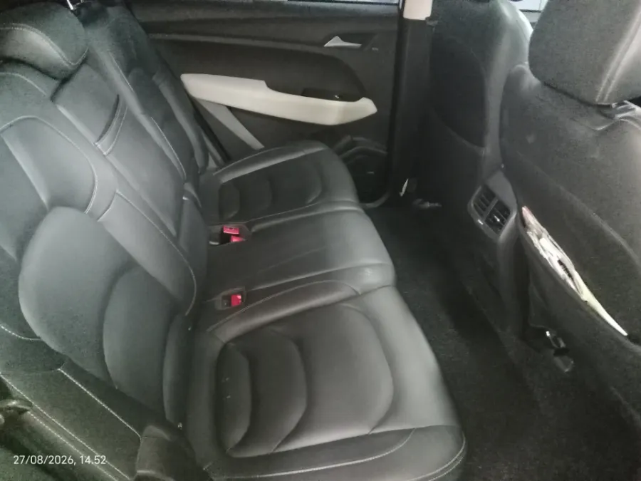 Foto Mobil Bekas Kabin Belakang Wuling Almaz 1.5 LT Lux 7 Seater tahun 2019