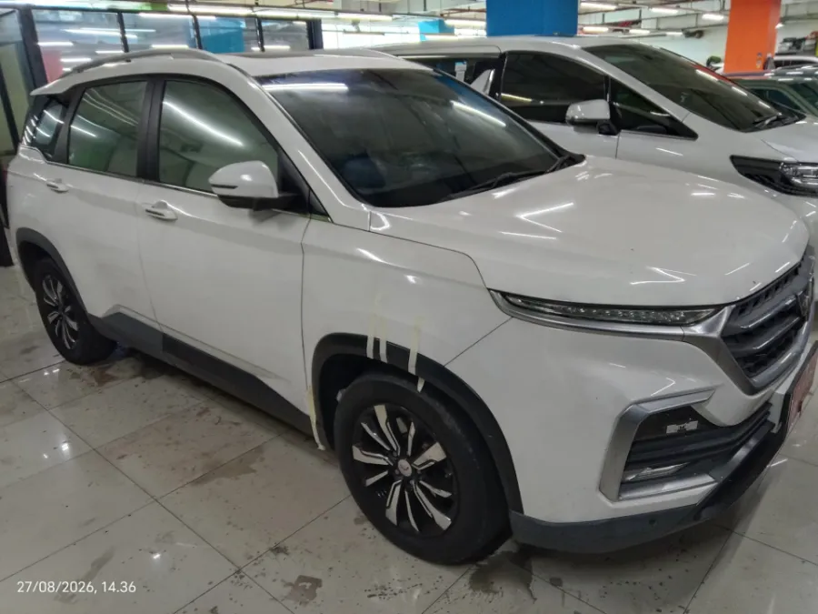 Foto Mobil Bekas Kanan Depan Wuling Almaz 1.5 LT Lux 7 Seater tahun 2019