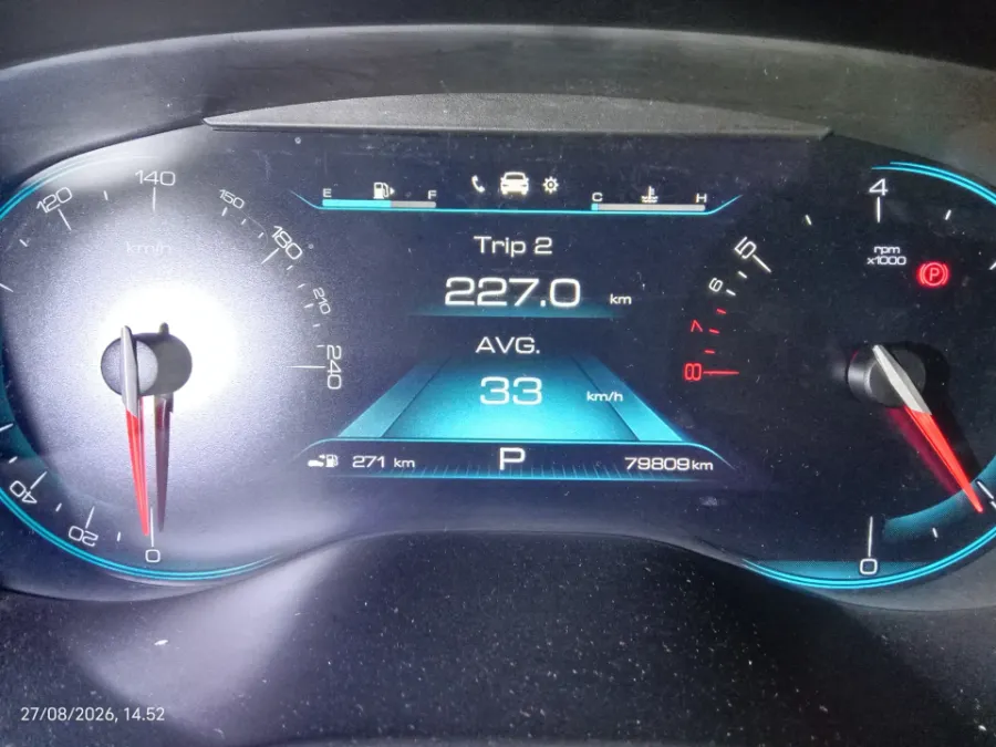 Foto Mobil Bekas Odometer Wuling Almaz 1.5 LT Lux 7 Seater tahun 2019
