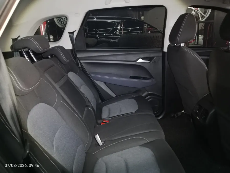 Foto Mobil Bekas Kabin Belakang Wuling Almaz 1.5 LT Lux 7 Seater tahun 2021