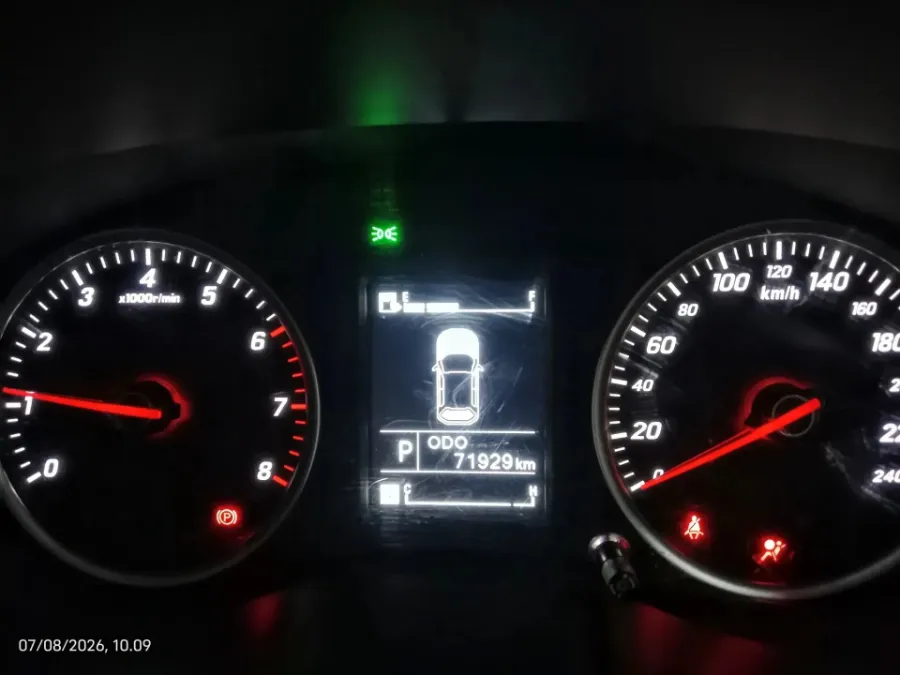 Foto Mobil Bekas Odometer Wuling Almaz 1.5 LT Lux 7 Seater tahun 2021