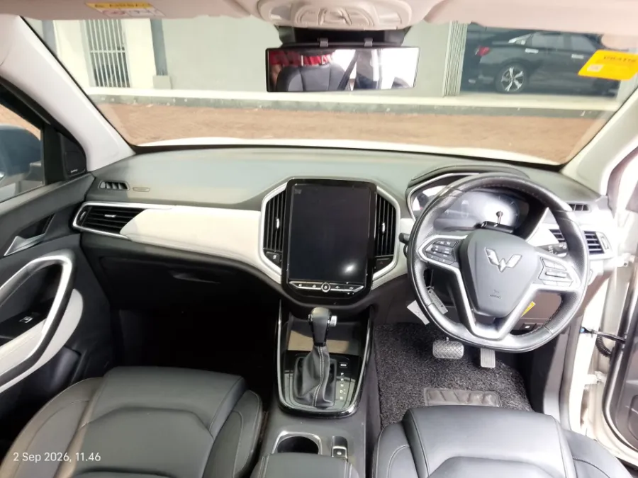 Foto Mobil Bekas Dashboard Wuling Almaz 1.5 LT Lux 7 Seater tahun 2022