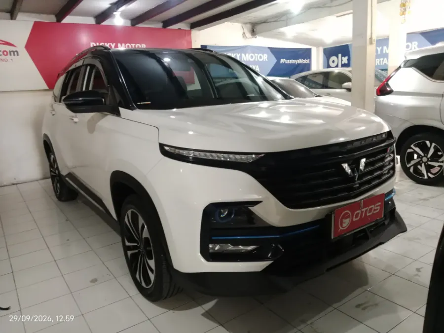 Foto Mobil Bekas Kanan Depan Wuling Almaz RS 2.0 Hybrid tahun 2023