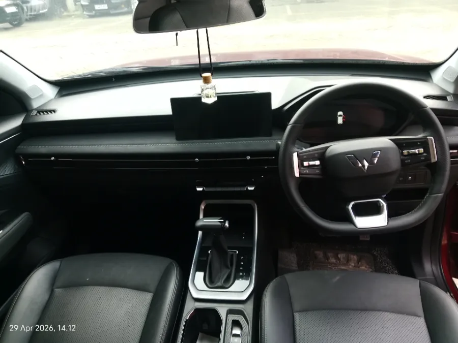 Foto Mobil Bekas Dashboard Wuling Alvez 1.5 CE tahun 2023
