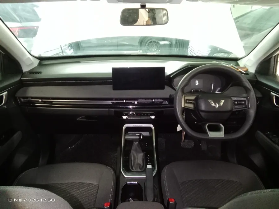 Foto Mobil Bekas Dashboard Wuling Alvez 1.5 CE tahun 2023