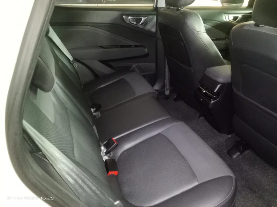 Foto Mobil Bekas Kabin Belakang Wuling Alvez 1.5 CE tahun 2023