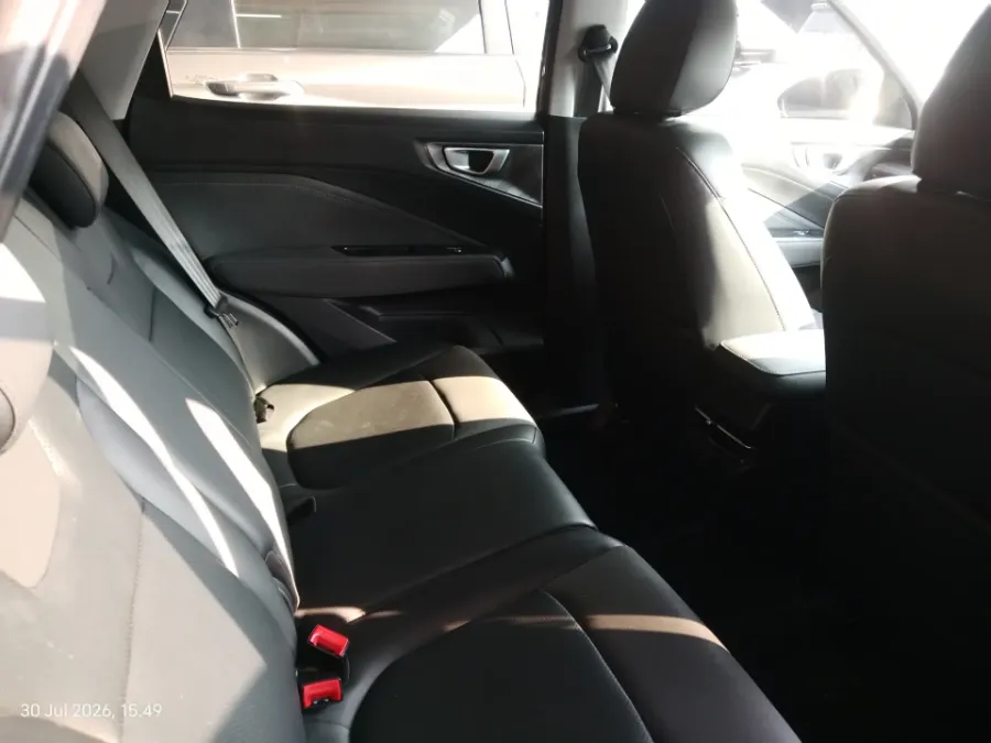 Foto Mobil Bekas Kabin Belakang Wuling Alvez 1.5 CE tahun 2023