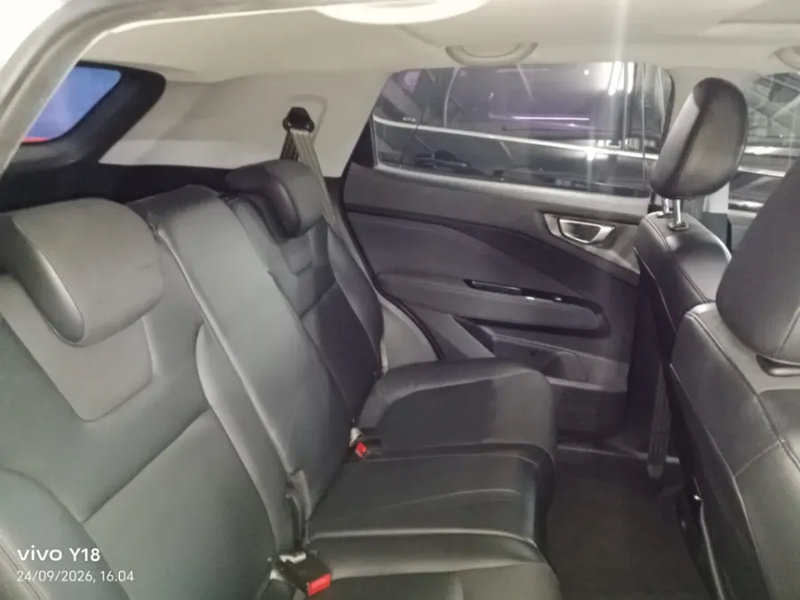Foto Mobil Bekas Kabin Belakang Wuling Alvez 1.5 CE tahun 2023