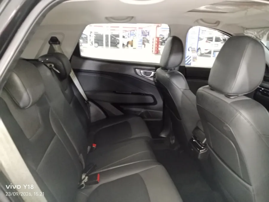 Foto Mobil Bekas Kabin Belakang Wuling Alvez 1.5 CE tahun 2023