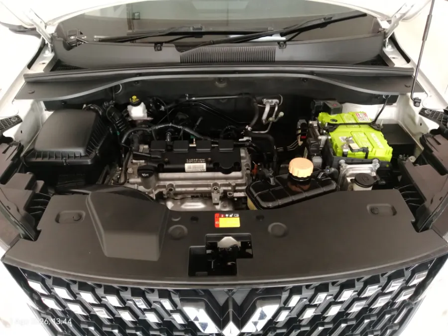 Foto Mobil Bekas Mesin Wuling Alvez 1.5 CE tahun 2023