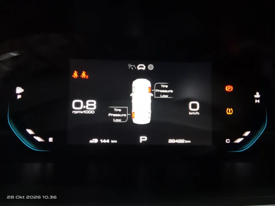 Foto Mobil Bekas Odometer Wuling Alvez 1.5 CE tahun 2023