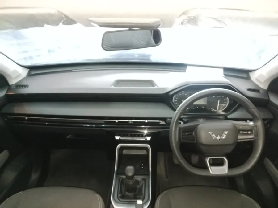 Foto Mobil Bekas Dashboard Wuling Alvez 1.5 CE tahun 2024