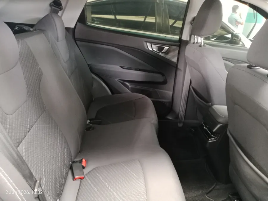 Foto Mobil Bekas Kabin Belakang Wuling Alvez 1.5 CE tahun 2024