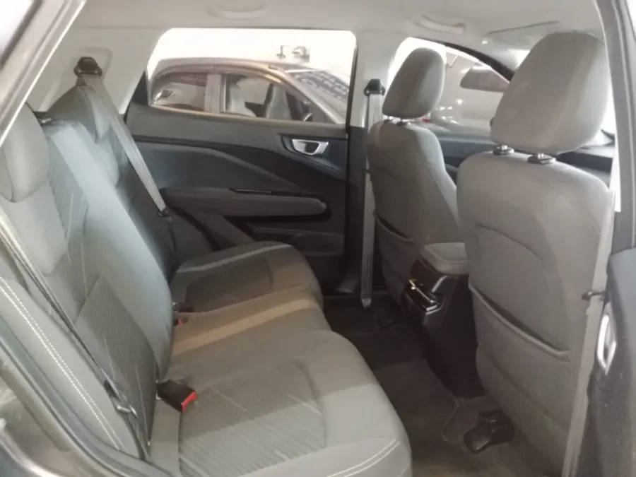 Foto Mobil Bekas Kabin Belakang Wuling Alvez 1.5 CE tahun 2024