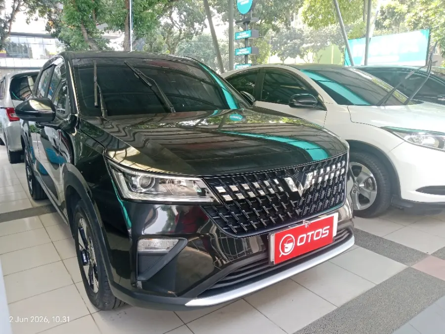 Foto Mobil Bekas Kanan Depan Wuling Alvez 1.5 CE tahun 2024
