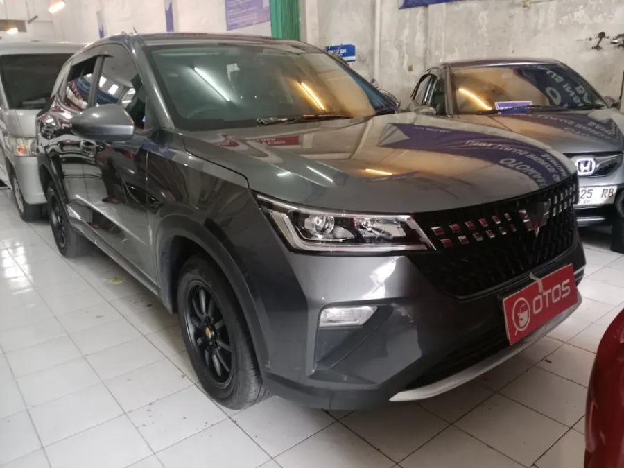 Foto Mobil Bekas Kanan Depan Wuling Alvez 1.5 CE tahun 2024
