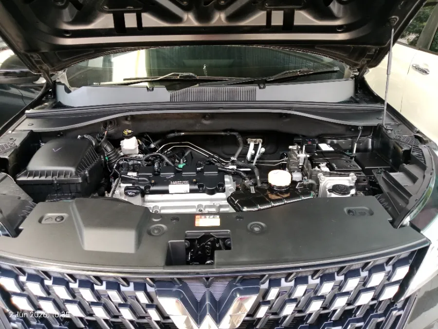 Foto Mobil Bekas Mesin Wuling Alvez 1.5 CE tahun 2024